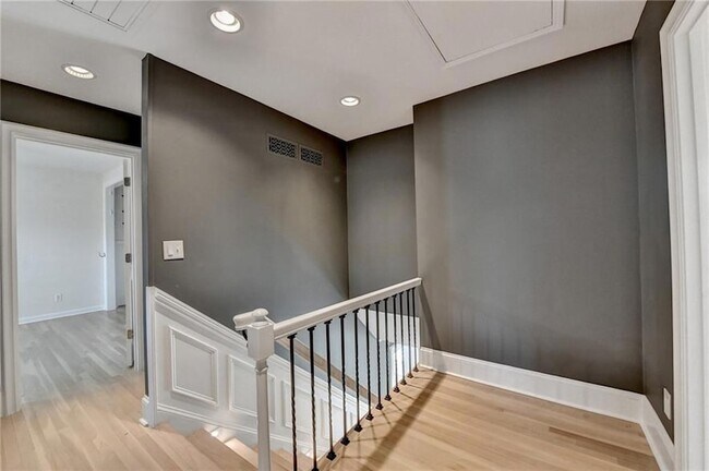 Building Photo - 3914 Granger Dr