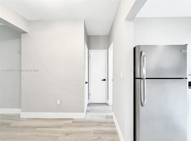 Building Photo - 934 Meridian Ave