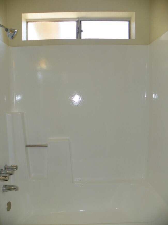 Building Photo - 1 bedroom with loft - or 2nd bedroom - w/d...