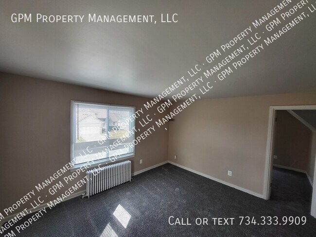 Building Photo - 2557 4th St