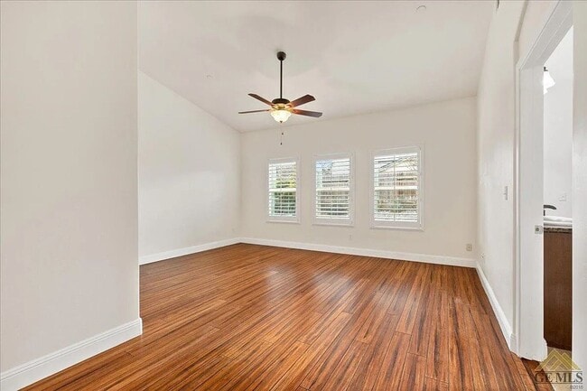 Building Photo - Charming NW Home with 3-Car Garage in Desirable Neighborhood