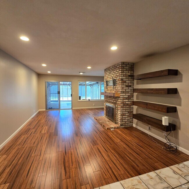 Building Photo - 464 Hartwick Ln