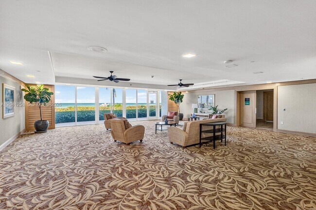Building Photo - 16445 Collins Ave