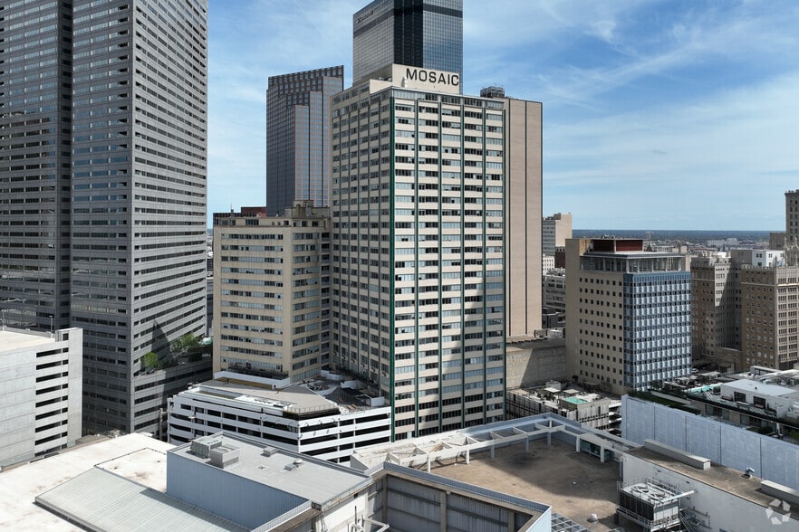 Building Photo - Mosaic Dallas