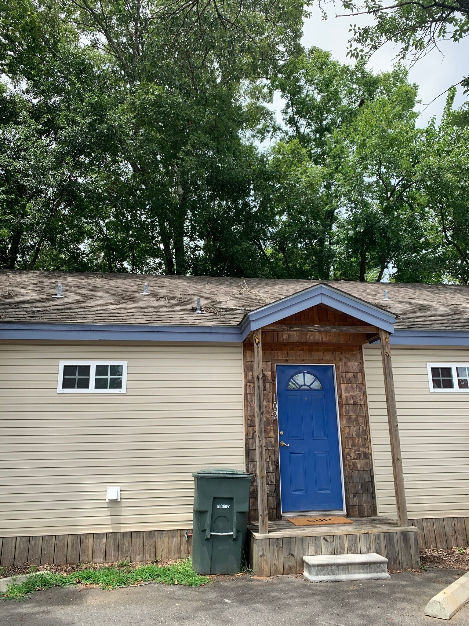 Welcome home - 1112 Cardinal St Apt# 101