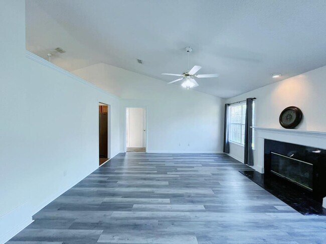 Building Photo - 192 Sugar Plum Dr