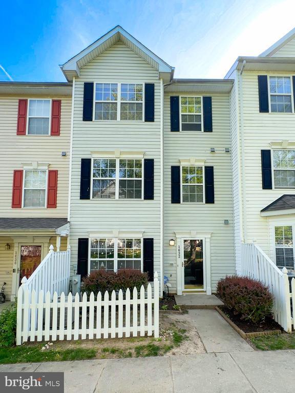 Building Photo - 1632 Briarview Ct