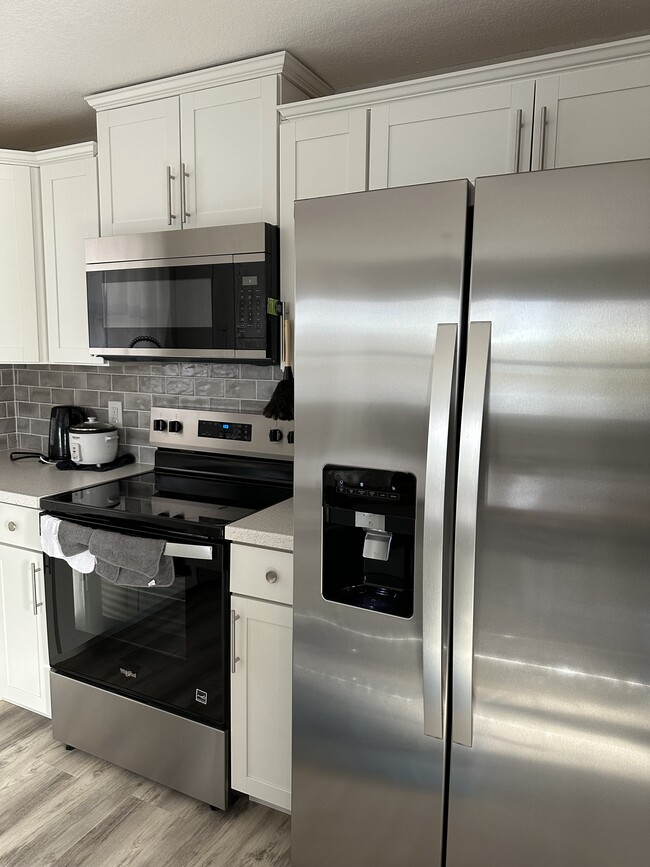 Building Photo - 4102 Maxwell Rd