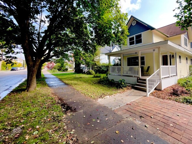 Building Photo - Available June 1st, 2026 — 2 Blocks from Munson Hospital