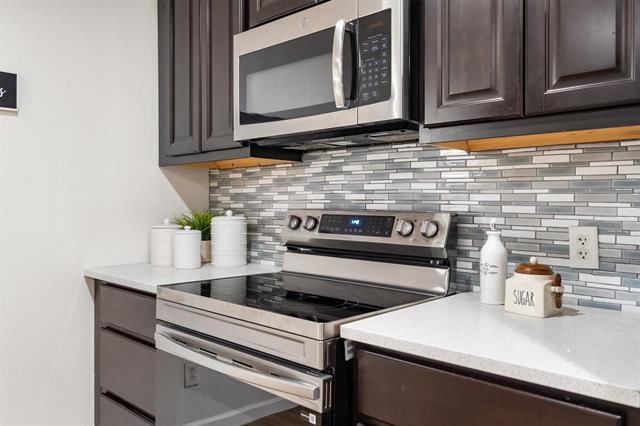 Building Photo - 2808 Escada Dr