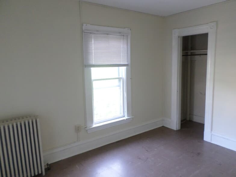 Building Photo - 128 Colchester Ave
