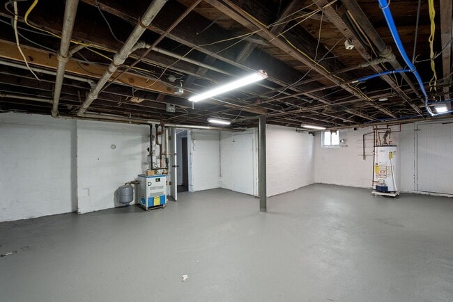 Building Photo - Stunning 4 bedroom home in McKeesport available July 1!