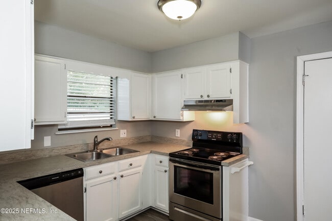 Building Photo - 8408 Rampart Rd