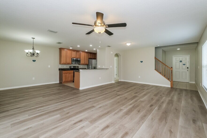 Building Photo - 3348 Thistledown Ln