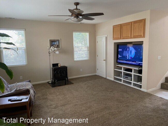 Building Photo - 5 br, 3 bath House - 4302 W Delta Ct.