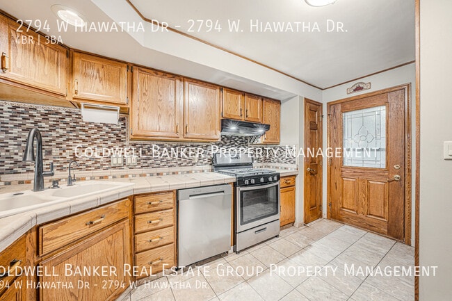 Building Photo - 2794 W Hiawatha Dr