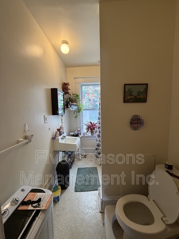 Building Photo - 10 Lafayette Pl