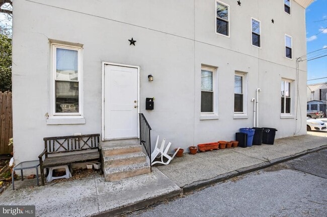 Building Photo - 1127 E Susquehanna Ave