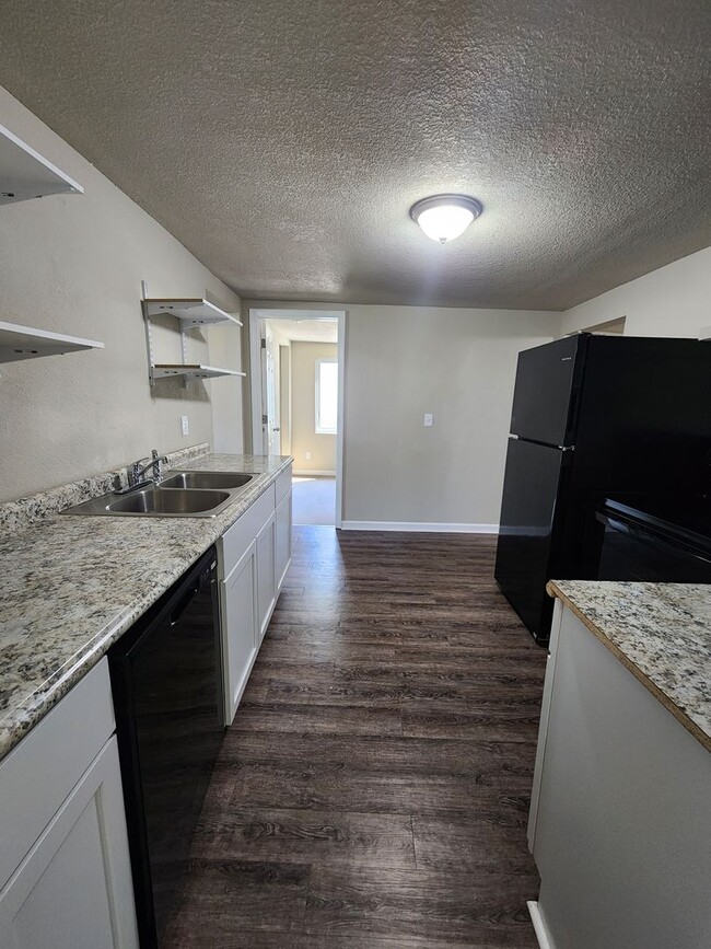 Building Photo - 3BR Home with Modern Kitchen in Knoxville, IA