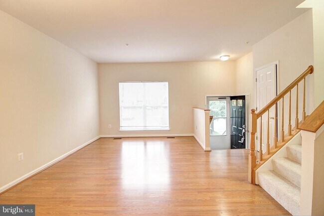 Building Photo - 7127 Ladd Cir