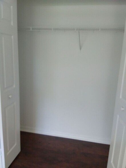 Building Photo - 9 Rainbow Ln