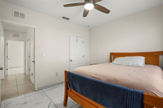 Building Photo - 2443 White Lilly Dr