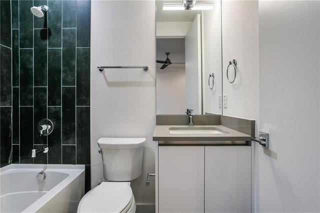 Building Photo - 5427 Melrose Ave