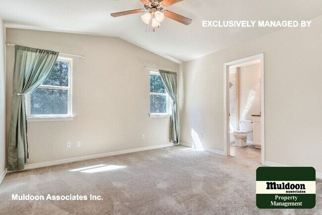 Building Photo - 8385 Woodcrest Dr