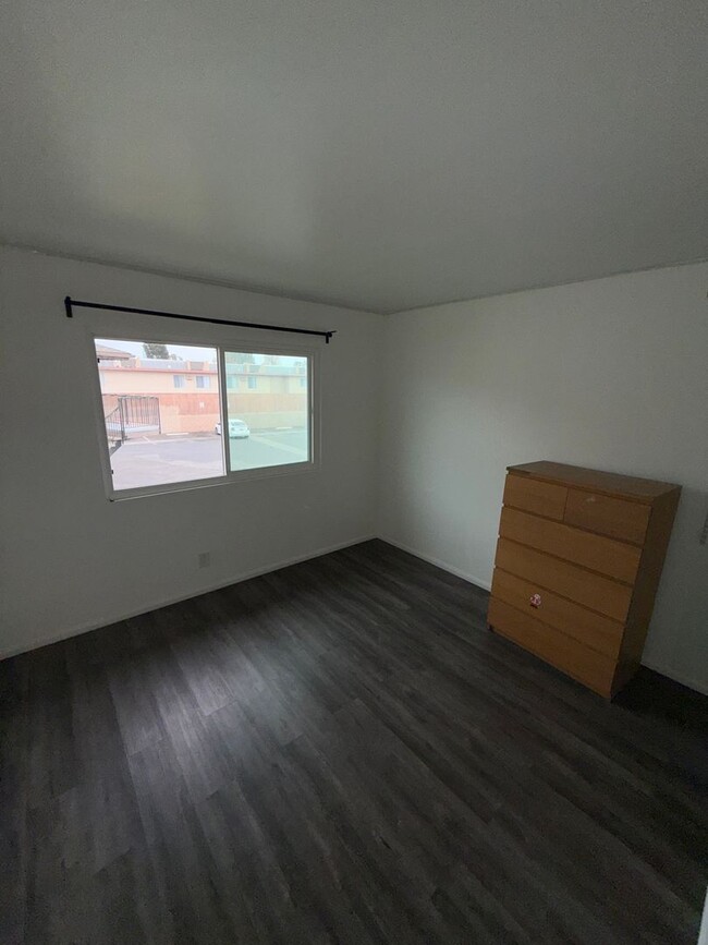 Building Photo - Ready for you to move into!  Call 714-215-...