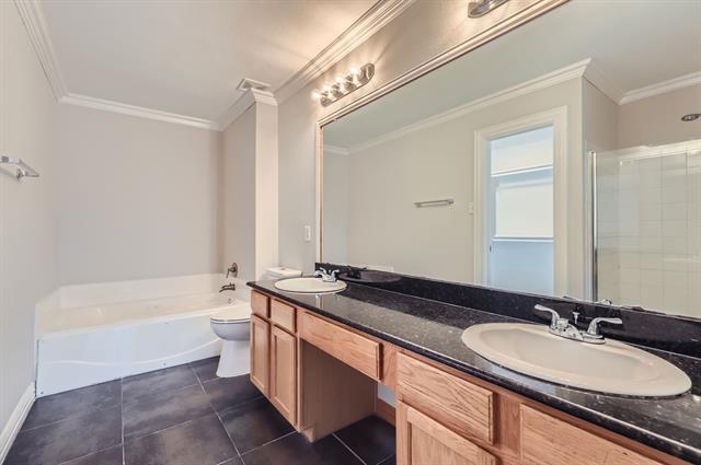 Building Photo - 1406 Buckingham Dr