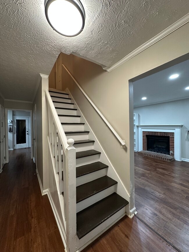 Building Photo - 1426 Riverline Trail