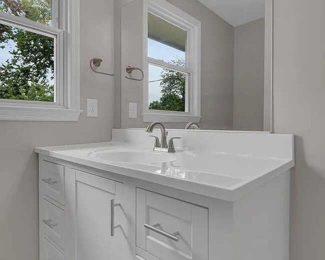 Building Photo - Newly Renovated 3 Bedroom in Woodbine