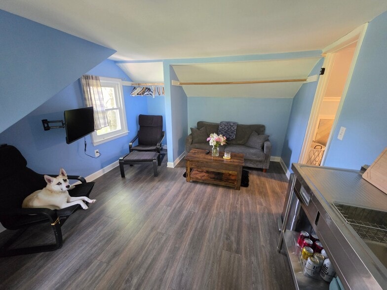 Building Photo - 4 Zucker Ln