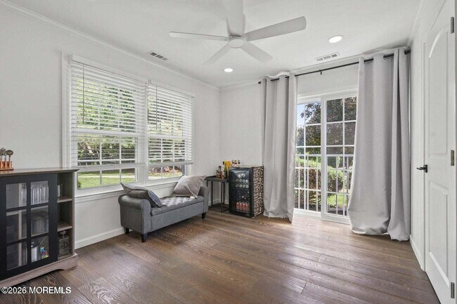 Building Photo - 701 Zlotkin Cir