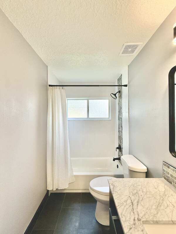 Building Photo - 838 Addison Dr NE
