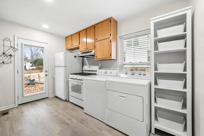 Building Photo - 711 Campbell Cir