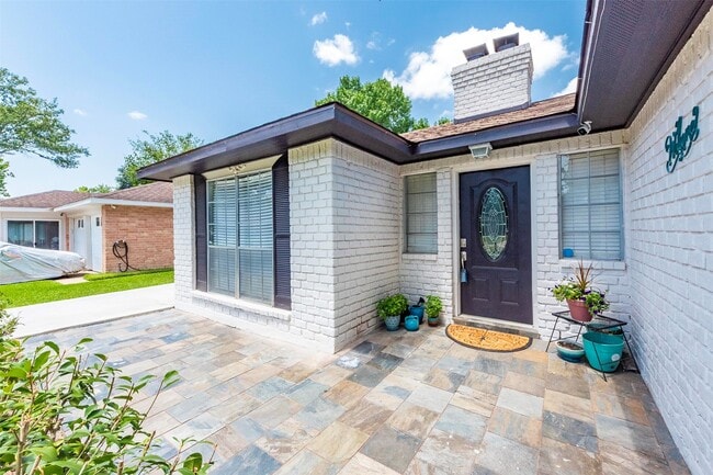 Building Photo - 405 Avondale Ln