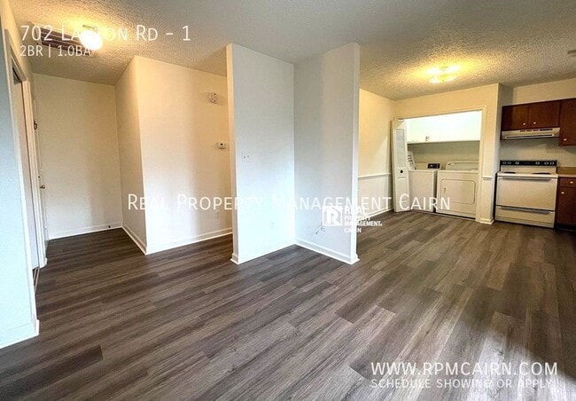 Building Photo - 702 Laxton Rd