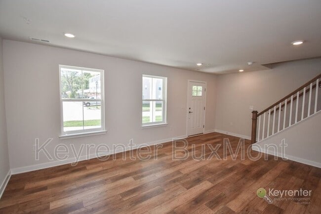 Building Photo - 4991 Franklin Cir