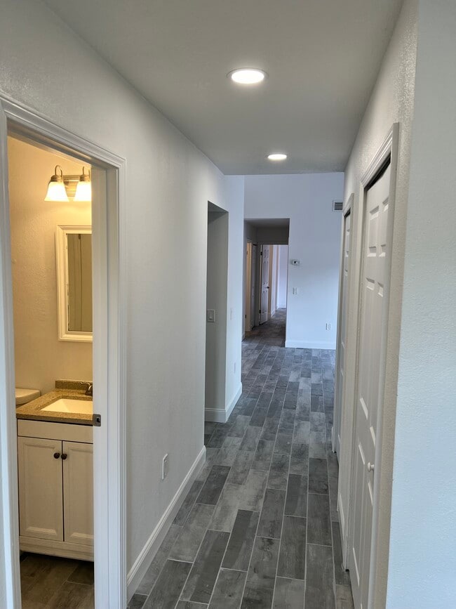 Building Photo - 4609 Ashley Dr