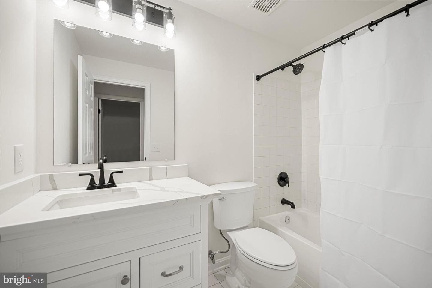 Building Photo - 12399 Brown Fox Way