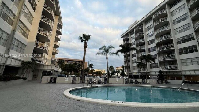 Building Photo - 16740 NE 9th Ave