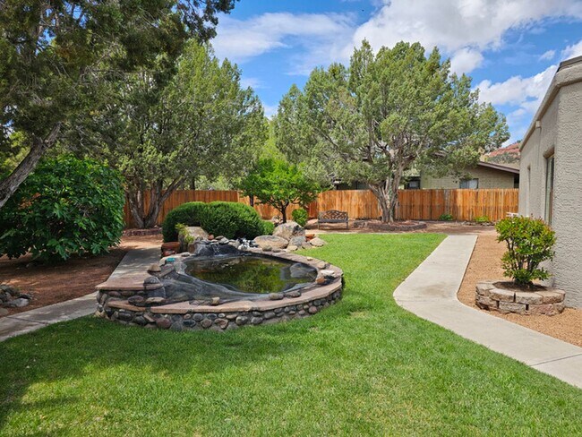Building Photo - Beauty on Bowstring Drive