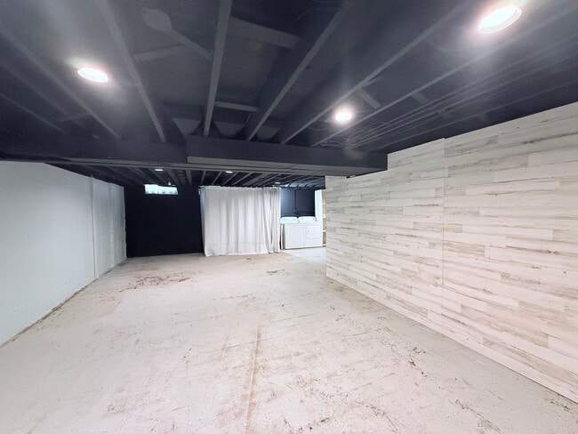 Building Photo - 213 Frederick Pl