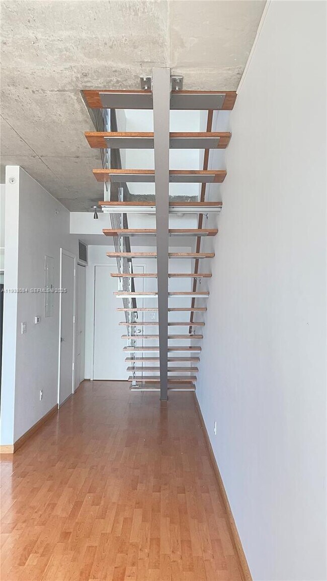 Building Photo - 690 SW 1st Ct