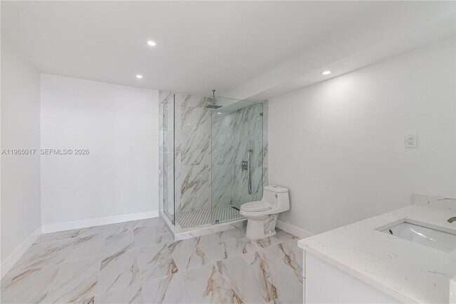 Building Photo - 1800 NE 114th St