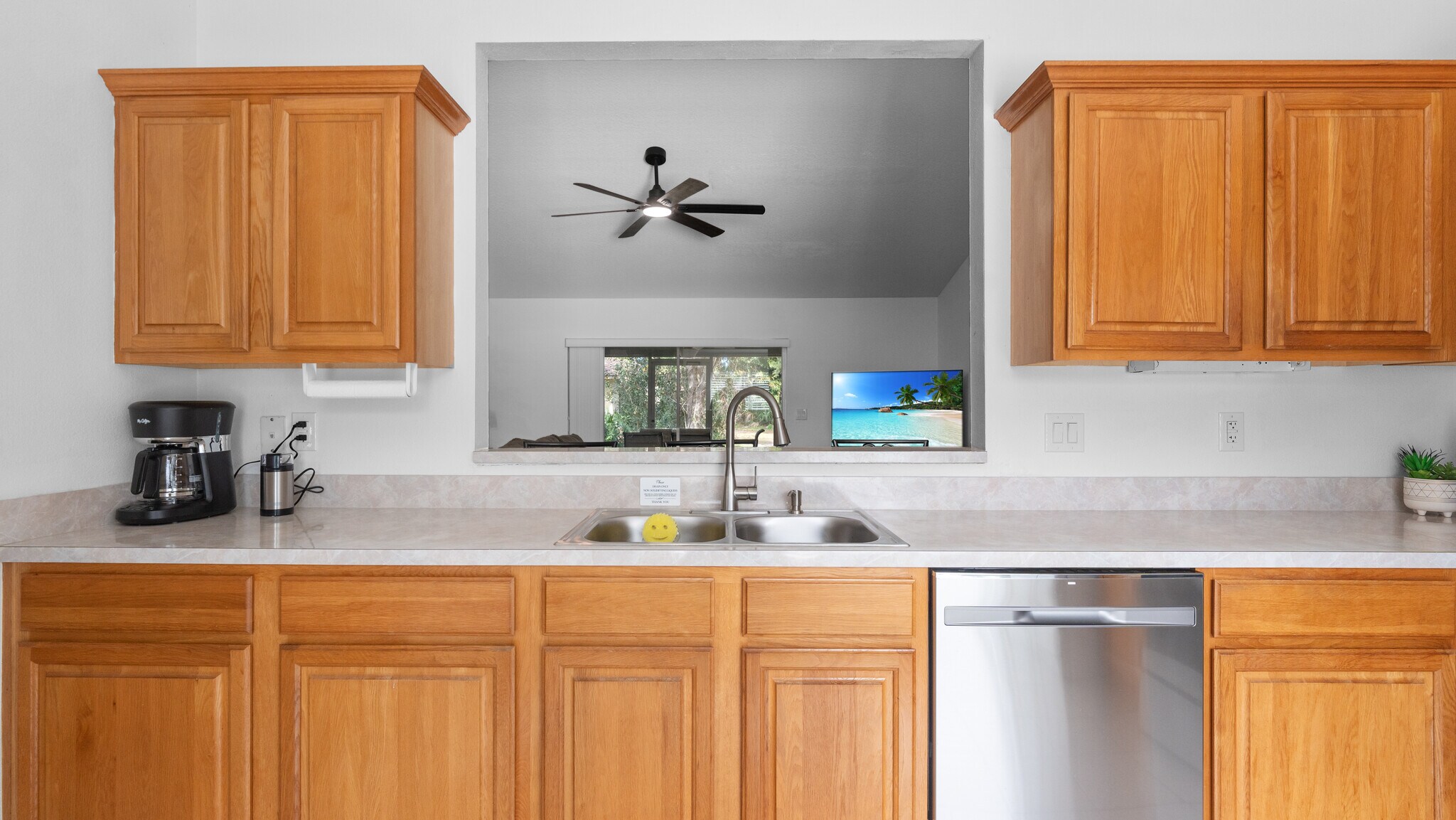 Building Photo - 612 Oakwood Pl