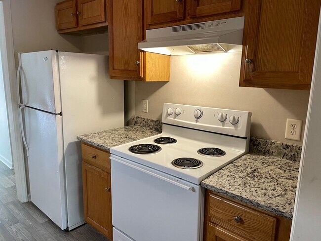 Building Photo - 1305