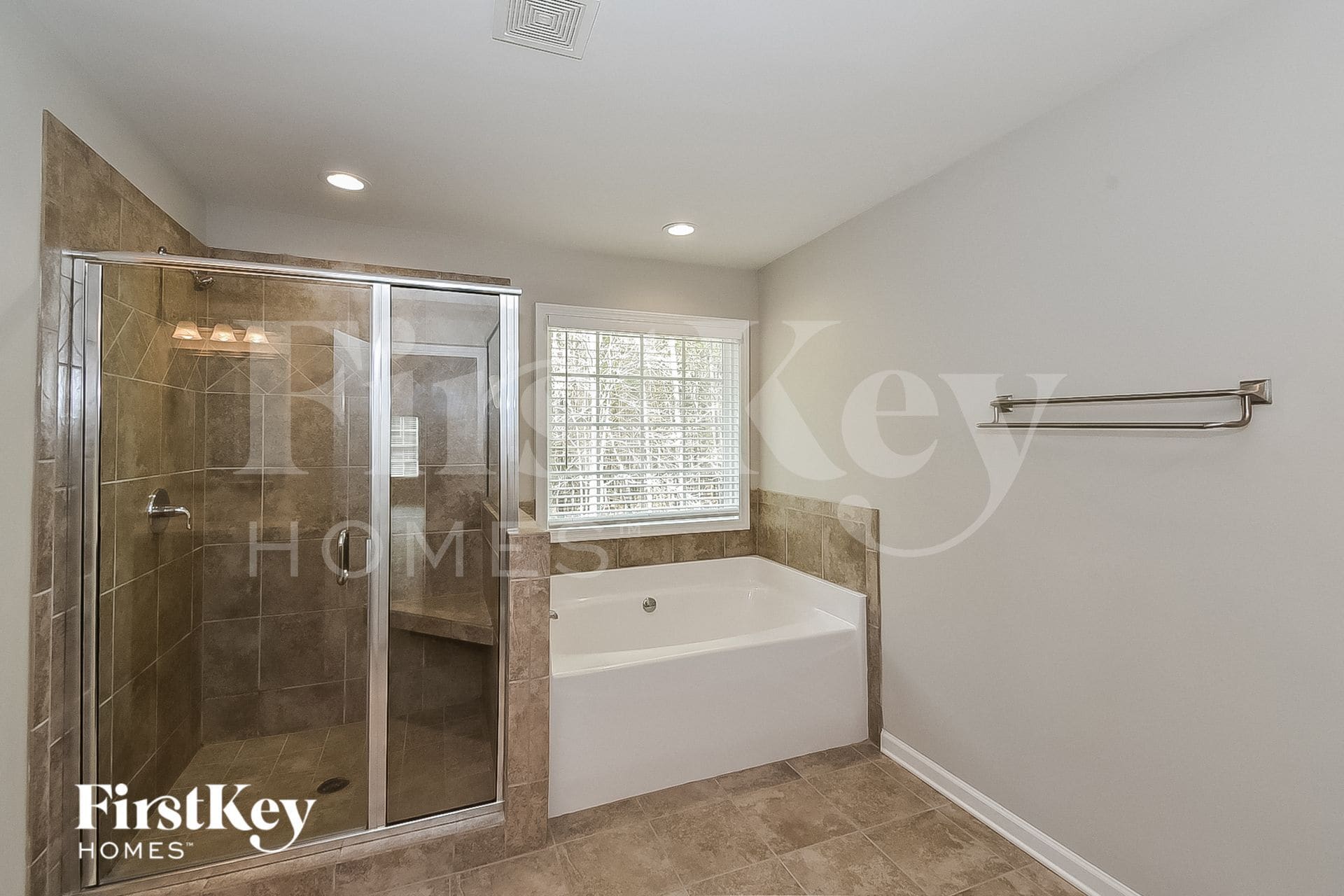 Building Photo - 273 Cliffhaven Cir