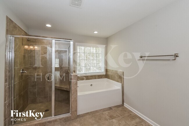 Building Photo - 273 Cliffhaven Cir